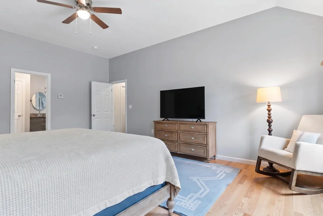 Photo of 303 Derry