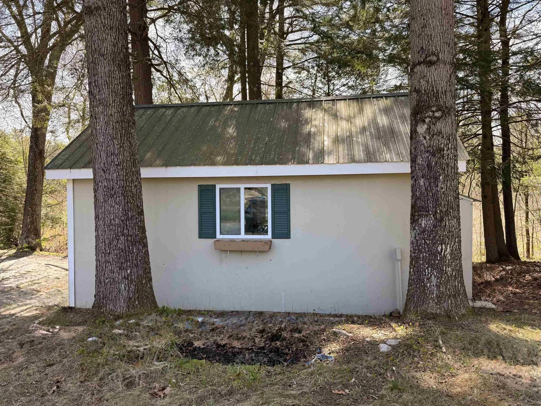 Photo of 18 Lindy