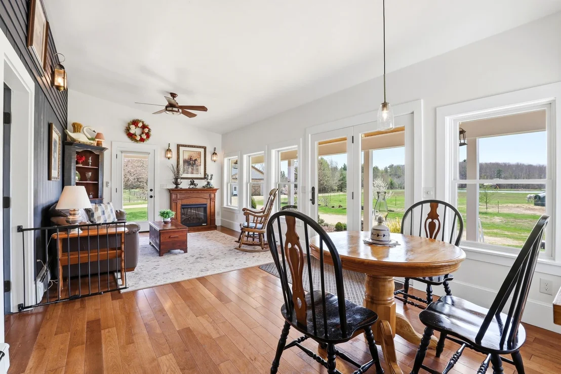 Photo of 557 South Barnstead