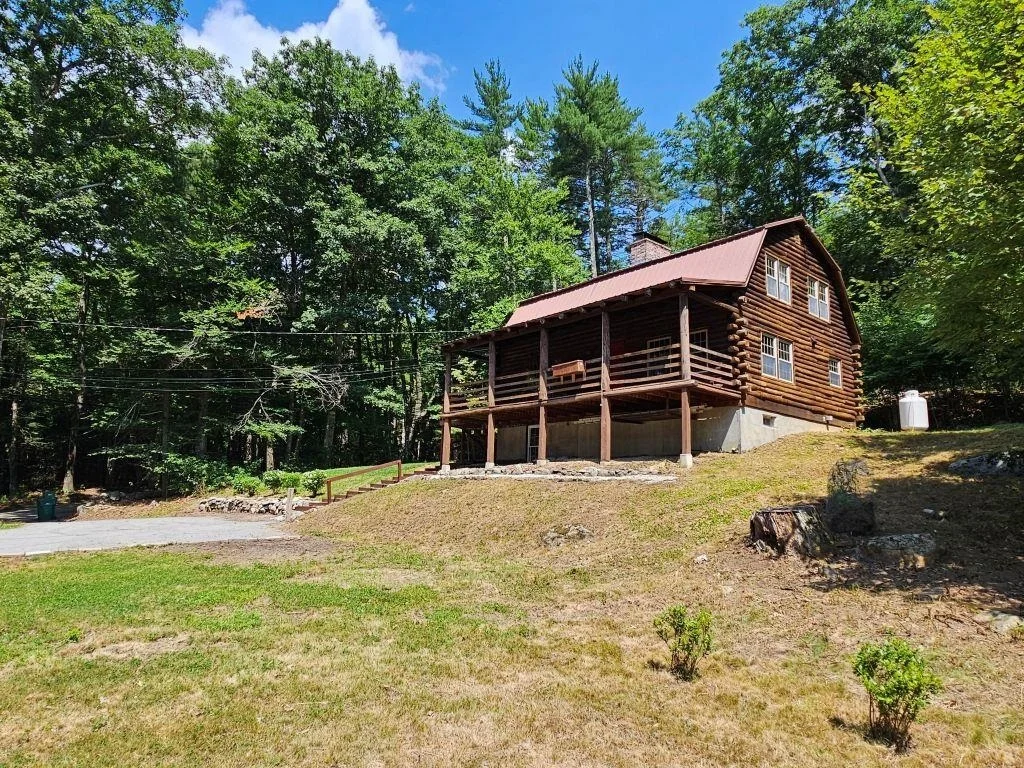 Photo of 423 Old Walpole