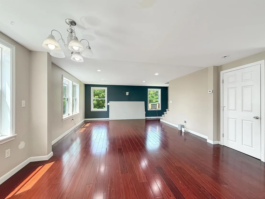 Photo of 465 Hillside