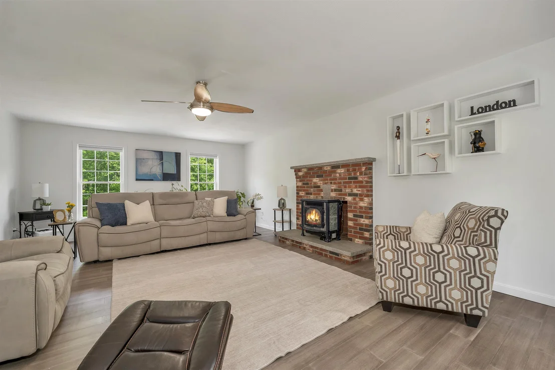 Photo of 537 Pingree Hill
