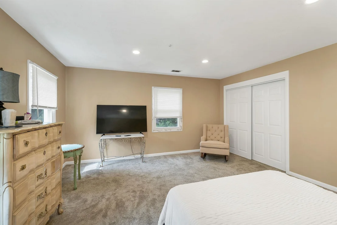 Photo of 78 Warner Hill