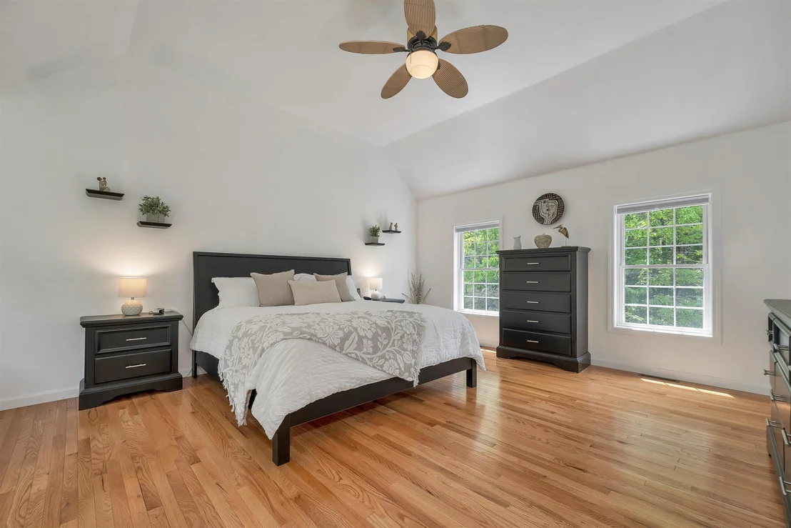 Photo of 537 Pingree Hill