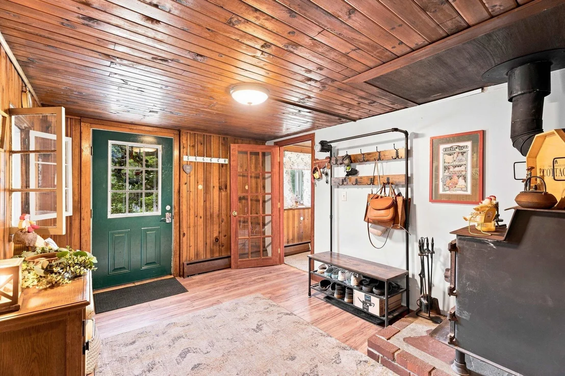 Photo of 33 Beacon Hill