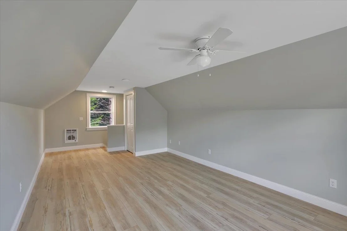 Photo of 49 Hemlock
