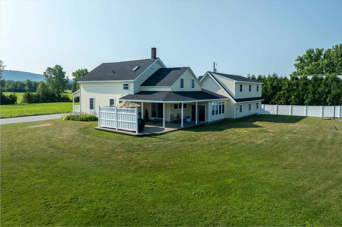 Photo of 2291 Bronson