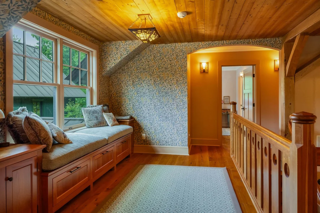Photo of 422 Shagbark