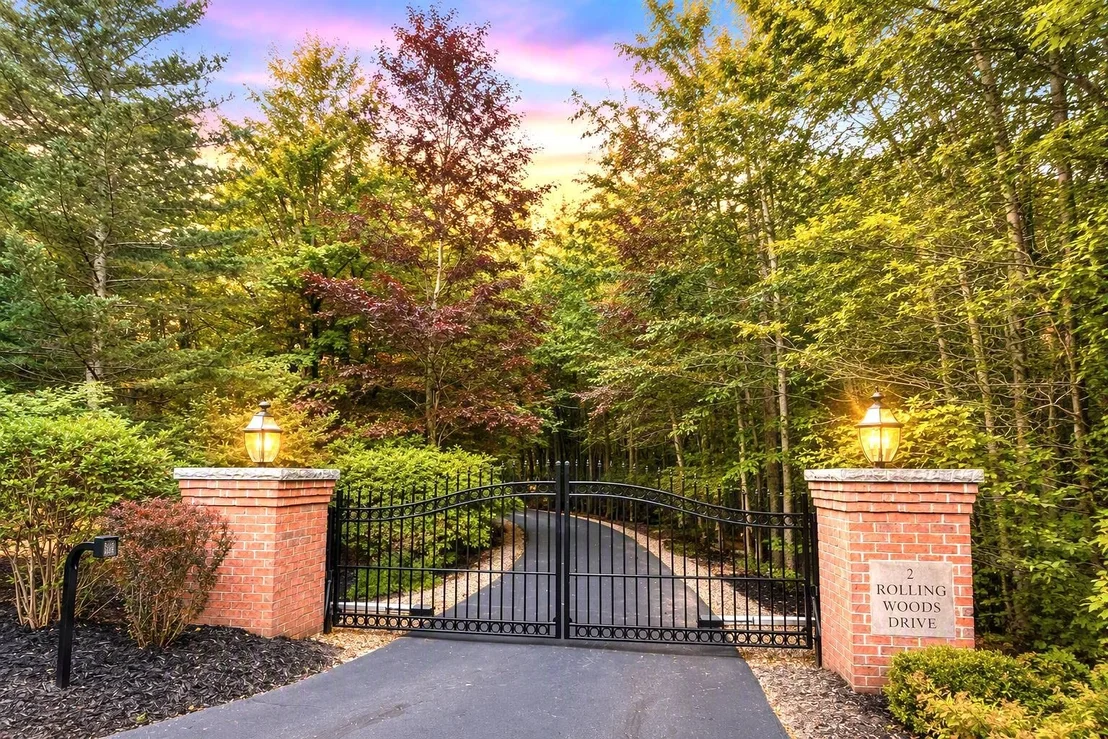 Photo of 2 Rolling Woods