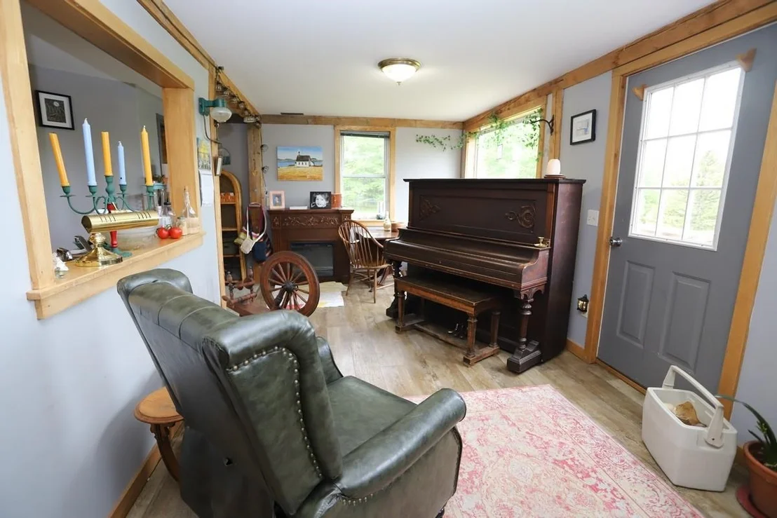 Photo of 760 Spencer Hill