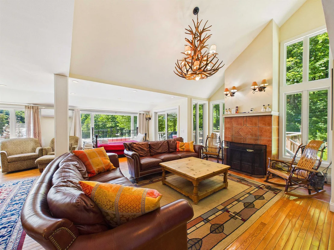 Photo of Unit UNITD at 300 Trailside