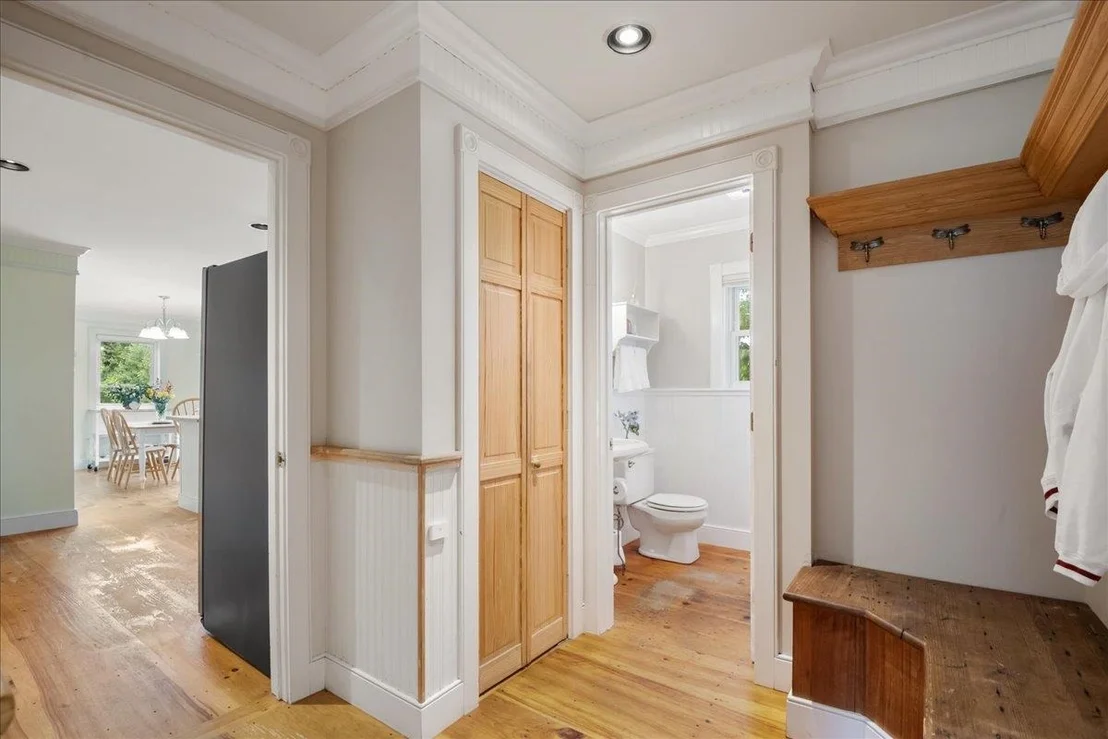 Photo of 381 Bennett
