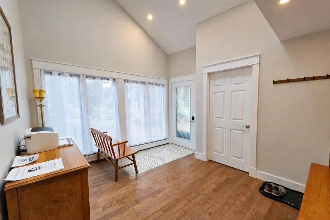Photo of 1254 Bluff