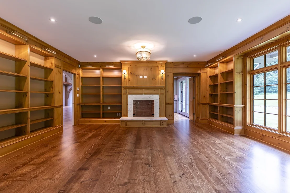 Photo of 551 West Fields
