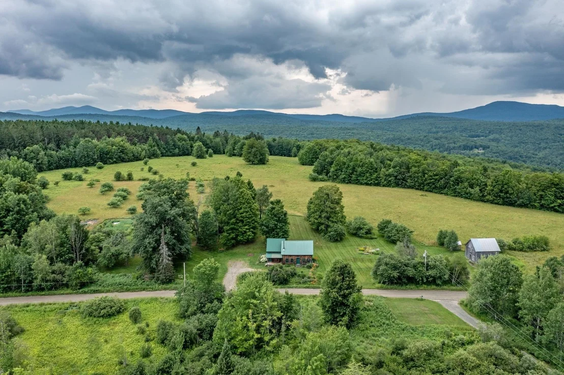 Photo of 1076 Brown Hill