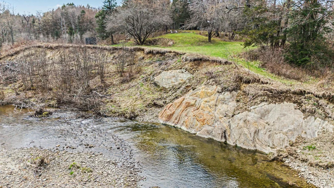 Photo of 2212 Symonds Mill