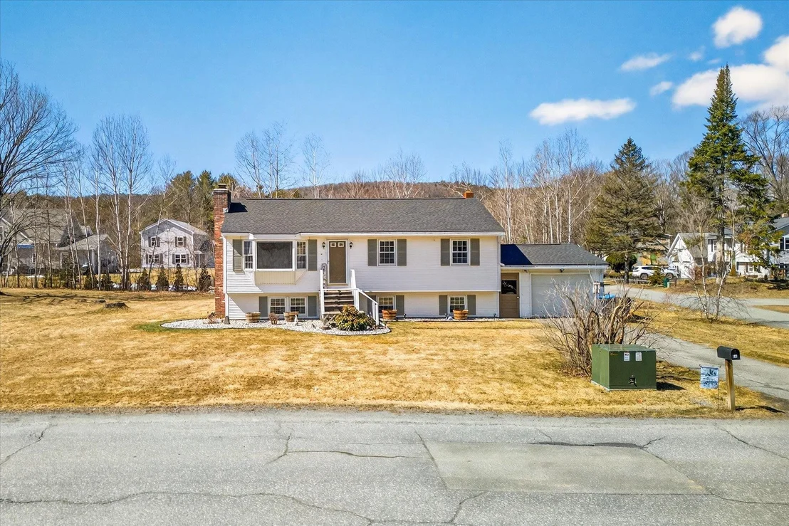 Photo of 681 Colonial