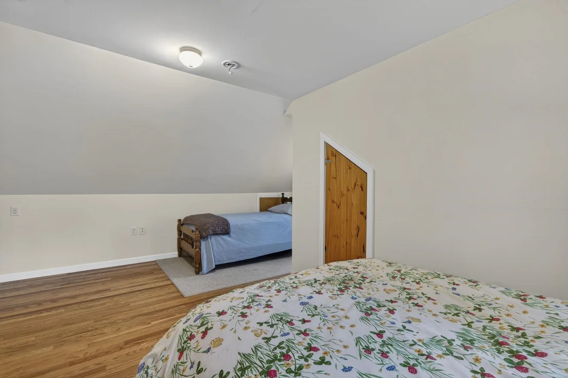 Photo of 408 Whitney