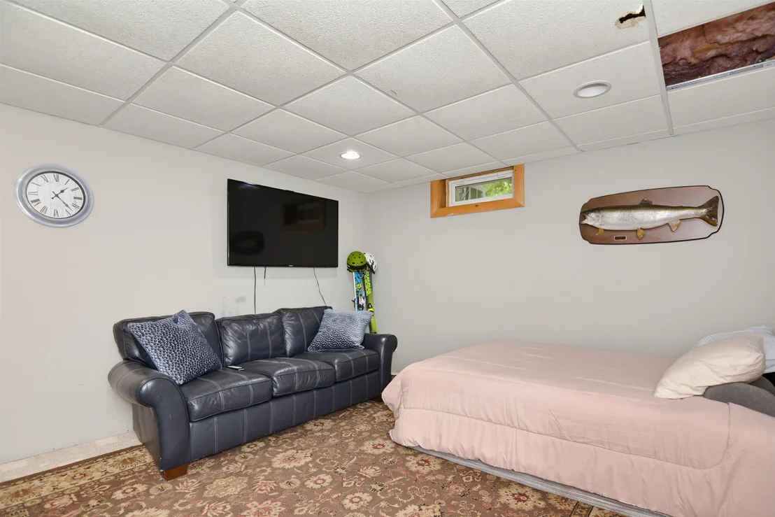 Photo of 33 Redfield