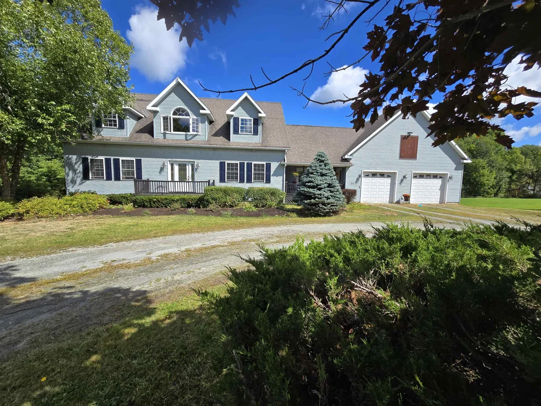 Photo of 892 Burton Hill