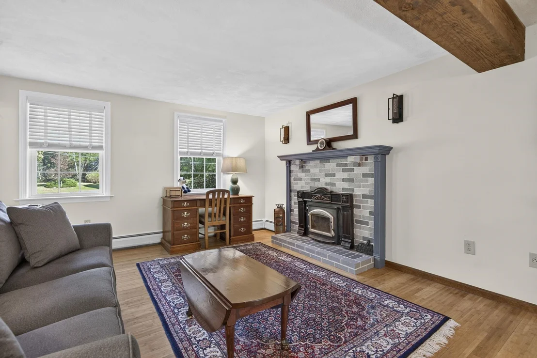 Photo of 28 Longview