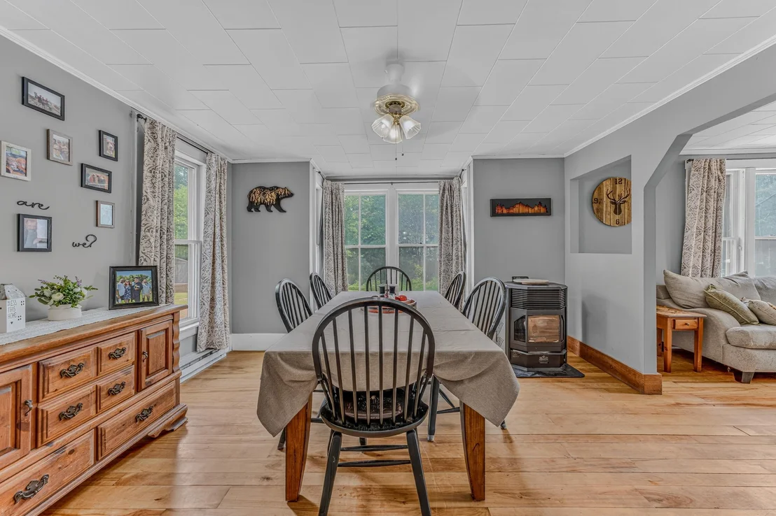 Photo of 59 S. Lunenburg