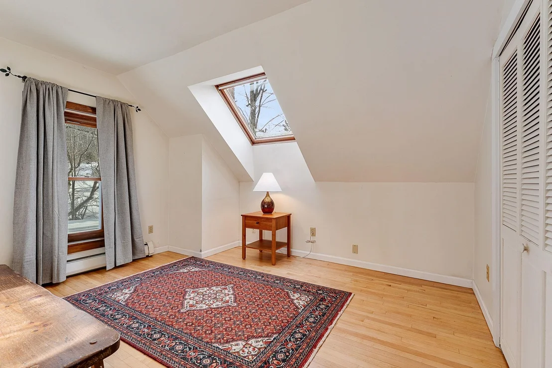 Photo of 565 Main