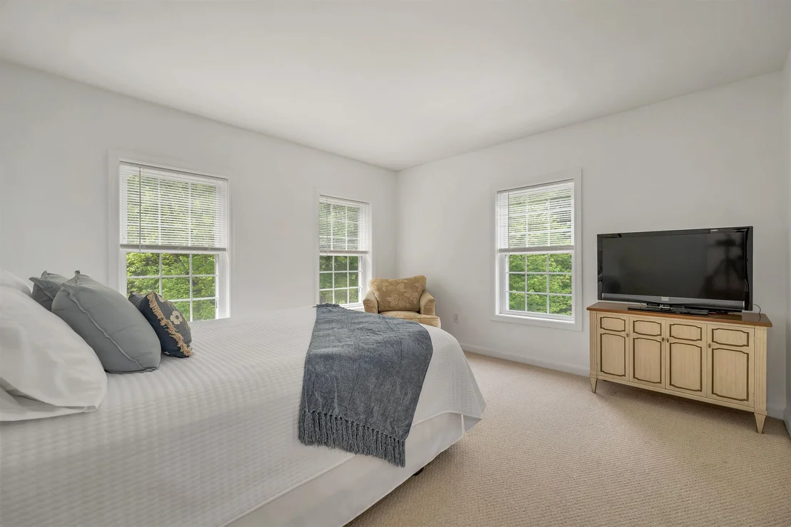 Photo of 537 Pingree Hill