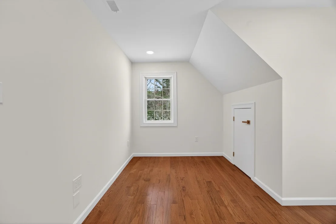 Photo of 166 Londonderry