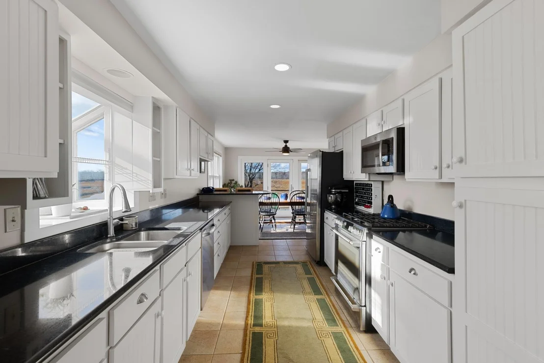 Photo of 1643 Ocean