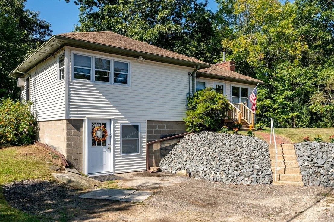 Photo of 429 Old Dover