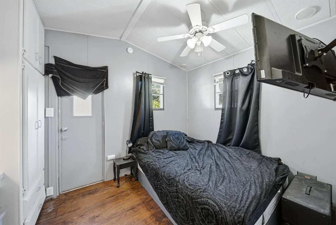 Photo of 14 Averill
