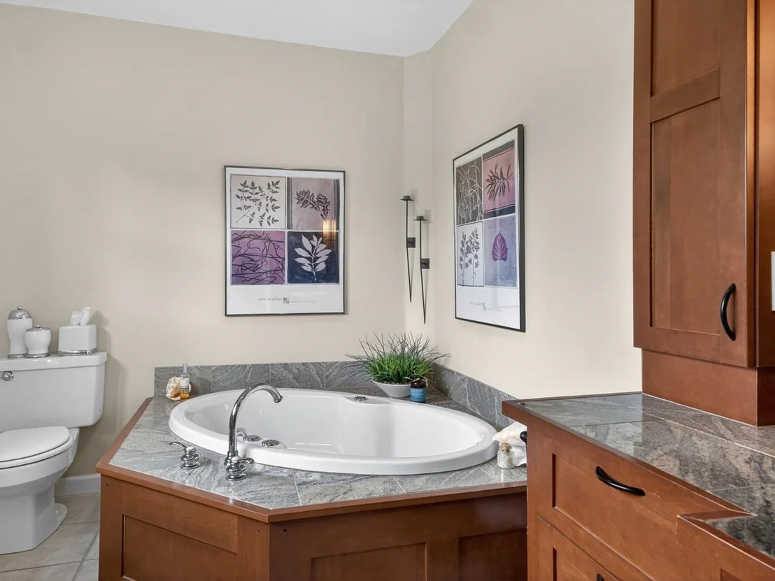 Photo of 79 Featherbed