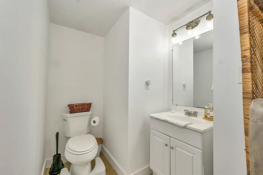 Photo of Unit E at 328 Daniel Webster