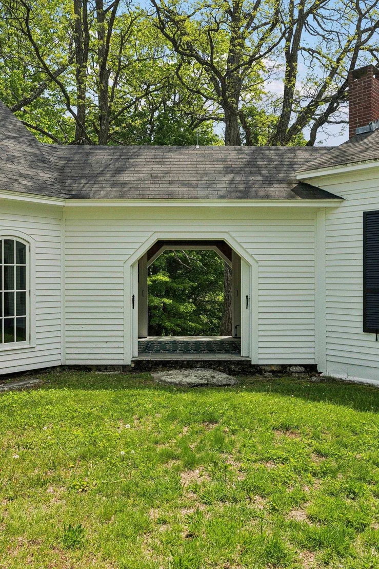 Photo of 874 Middletown