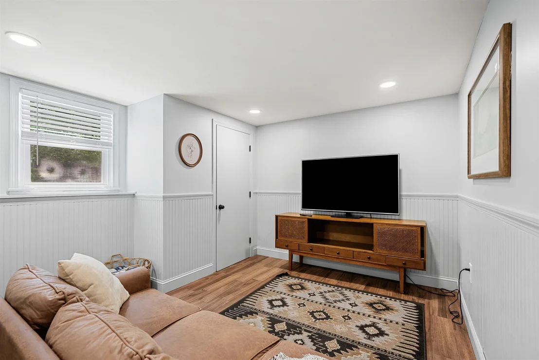 Photo of 20 Hawkview
