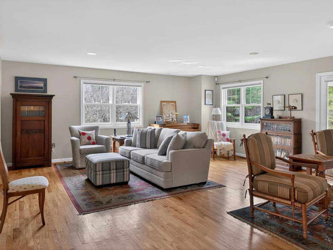 Photo of 79 Featherbed
