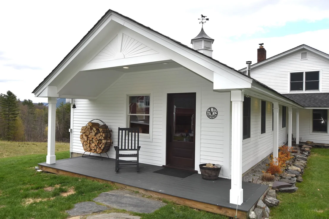 Photo of 3259 West Hill