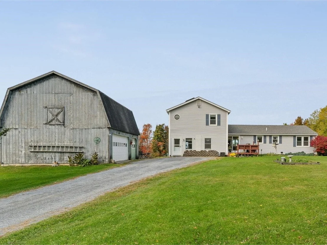 Photo of 771 Robinson