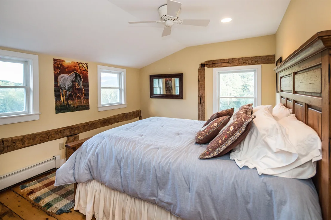 Photo of 3259 West Hill
