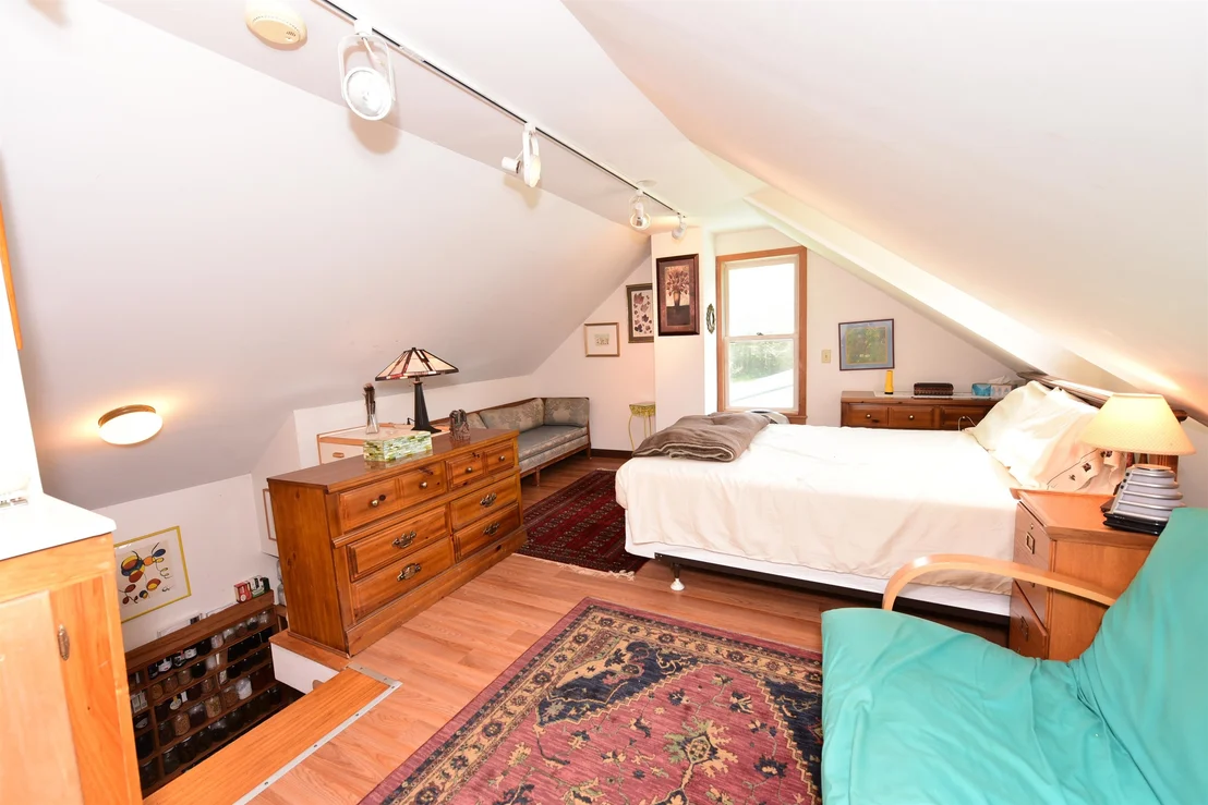 Photo of 23 Acorn