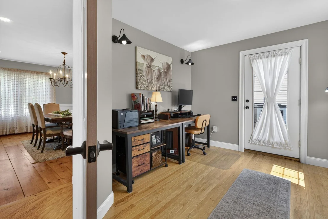 Photo of 376 Main