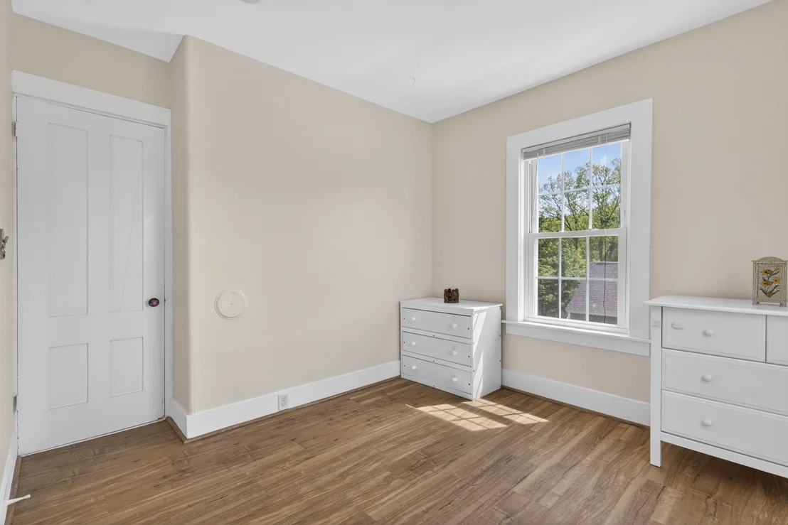 Photo of 5 Pine Valley