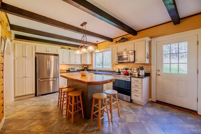 Photo of 1731 Three Maple