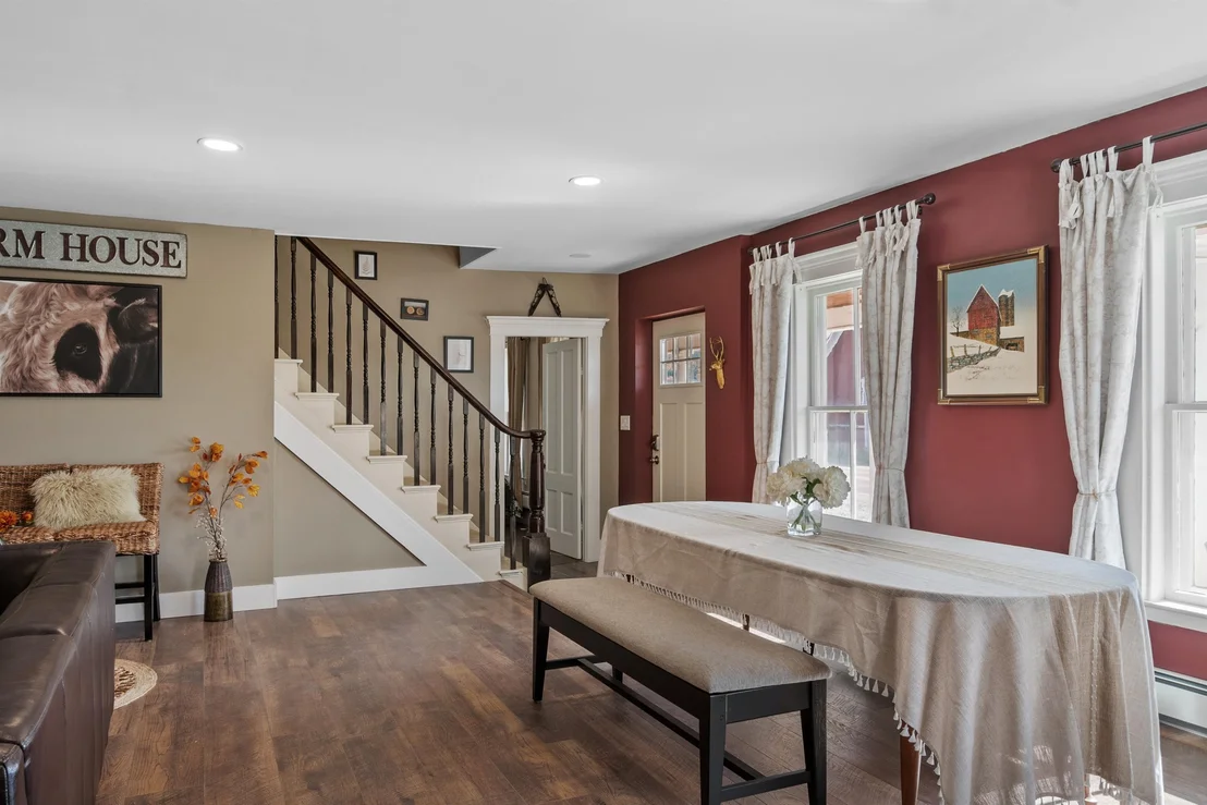 Photo of 2758 Main