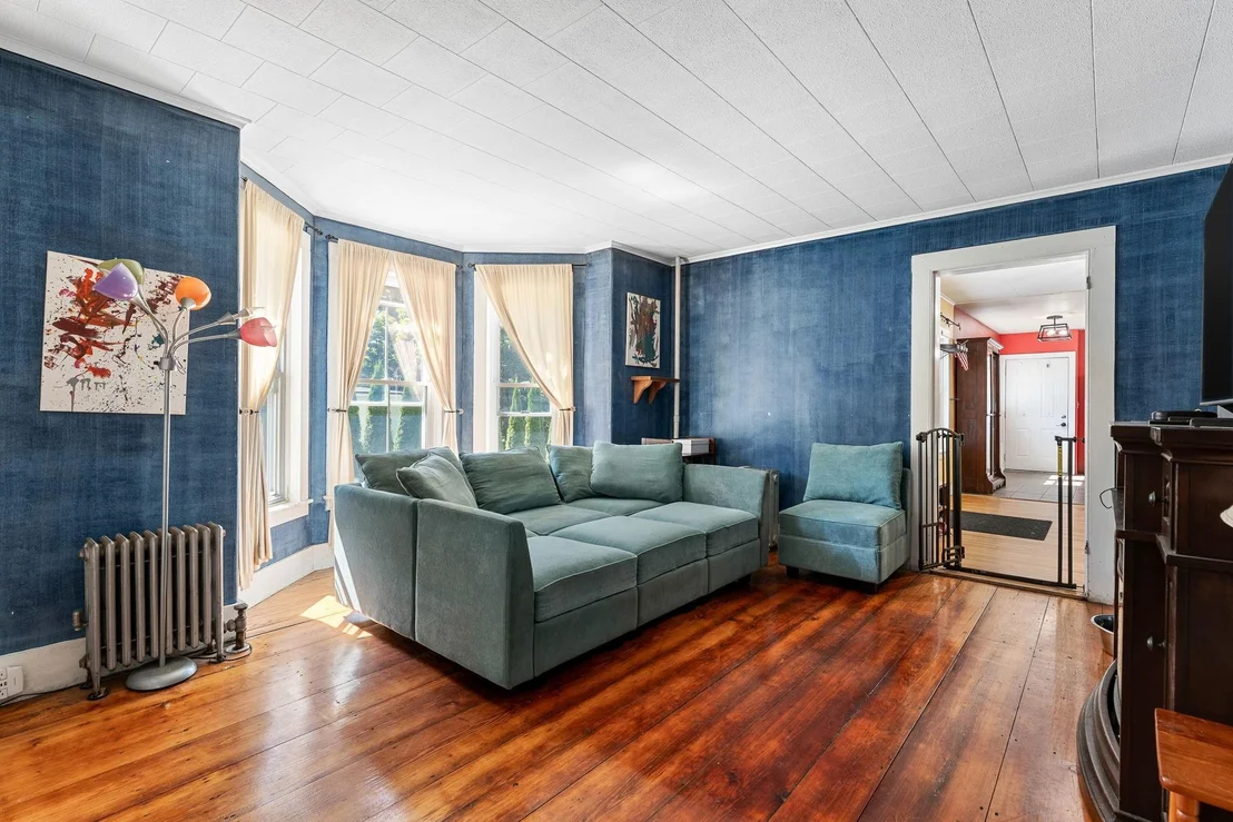 Photo of 276 Central