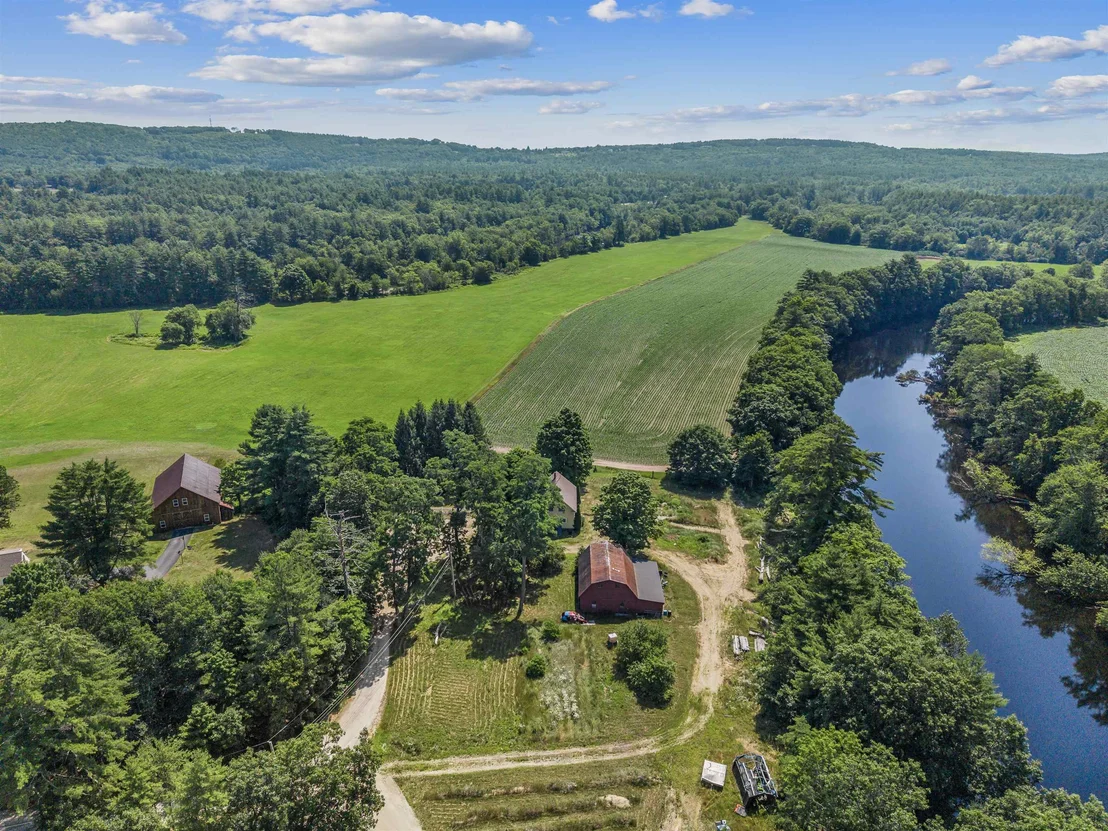 Photo of 385 Burnham Intervale