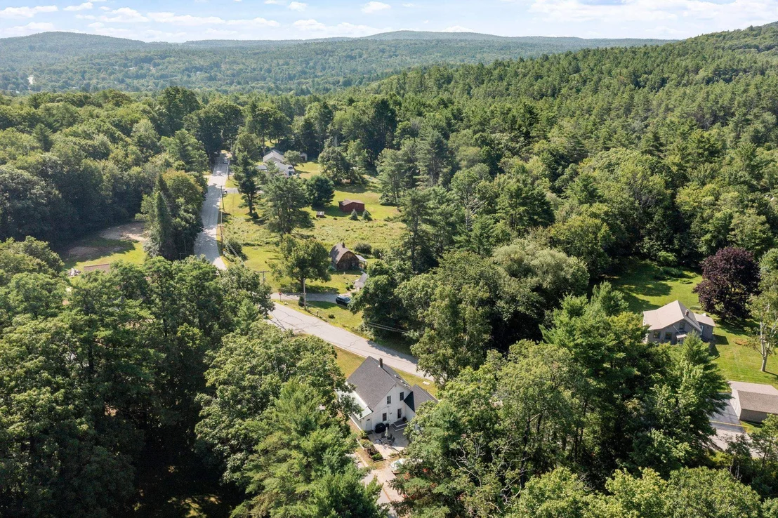 Photo of 2 W Hill