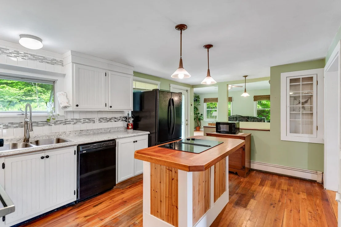 Photo of 387 Foote Brook