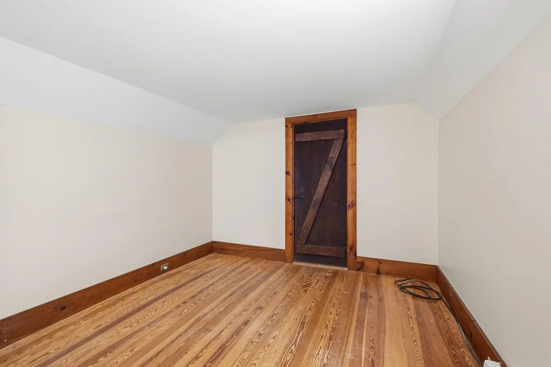 Photo of 275 Granite